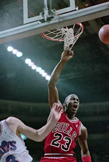 Michael Jordan going to the Hoop