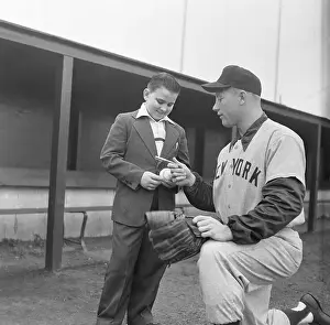 Autographing Prints: Mickey Mantle Signing Autograph for Boy