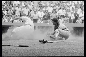 Martin Prints: Mickey Mantle Sliding on Ground