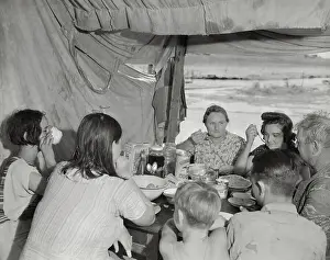 Visalia Prints: Migrant Families Eating a Meal