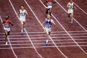 Mike Larrabee Winning Men's 400 Meter