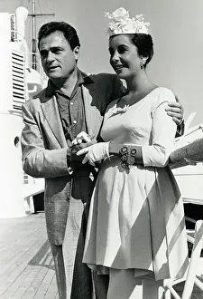 Pregnancy Prints: Mike Todd and Elizabeth Taylor Arriving Home