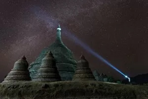 Images Dated 12th December 2014: Milky way over old ruins of Mrauk-U