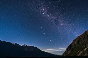 Milky Way rises over the Mountain at South Island New Zealand