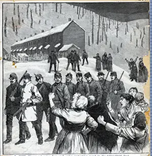Screaming Prints: Miners Guarded as They Return to Work