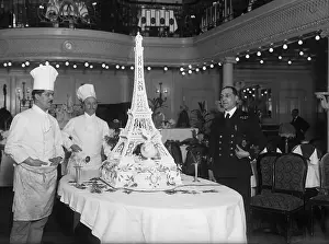 Cake Prints: Miniature Eiffel Tower Cake