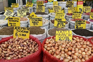 Images Dated 21st September 2012: Misir Carsisi, Spice Bazaar or Egyptian Bazaar, Eminoenue, Eminonu, Istanbul, European side
