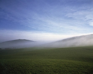 Images Dated 2nd April 2017: Mist, Slieve Na Calliagh, Near Oldcastle Co Meath