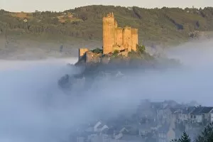 Images Dated 8th August 2007: Misty Fortress Royale de Najac