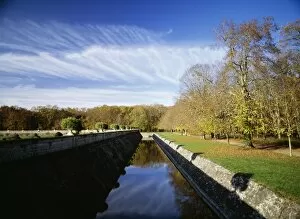 Images Dated 19th November 2009: Moat at Chenonceaux castle, Loire Valley, France