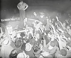 Struggle Prints: Mobbed for Free Beer;The End of Prohibition