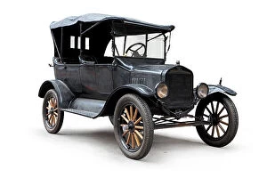 Images Dated 22nd April 2010: Model T convertible silhouetted three quarter view