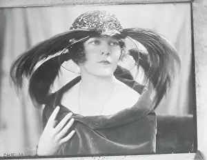 Softness Prints: Model Wearing Wide Brim Hat
