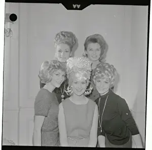 Models Showing Latest European Hairstyles