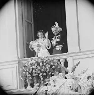 Caroline Prints: Monaco's Royals Waving