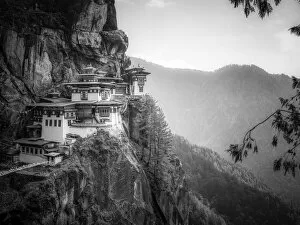 Images Dated 7th April 2013: Monastery on a Cliff