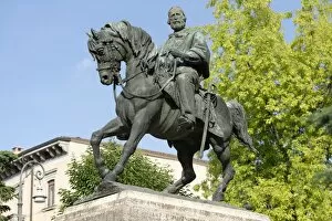 Equestrian Event Collection: Monument to Giuseppe Garibaldi, Piazza Indepenzia, Verona, Veneto, Italy