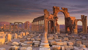 Images Dated 19th October 2015: Monumental Arch, Palmyra, Syria