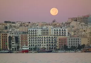 Images Dated 12th October 2011: Full moon over Gzira, between Valletta and Sliema