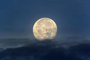 Images Dated 20th March 2011: Full Moon, Kota Kinabalu, Malaysia