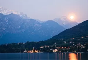 Images Dated 17th April 2011: Moonrise over lake Como