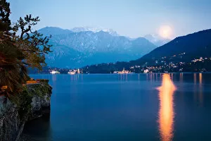 Images Dated 17th April 2011: Moonrise over Lake Como
