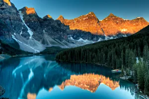 Images Dated 8th August 2012: Moraine Lake Sunrise