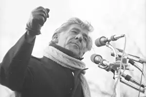 Prints of MARCH 14: Composer Leonard Bernstein gives a speech at the Moratorium March anti Vietnam War peace demonstration which occured on March 14, 1969. (Photo by Michael Ochs Archives/Getty Images) Vietnam War Prints: Moratorium March Speech