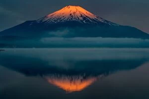 Images Dated 30th May 2014: Morning Fuji
