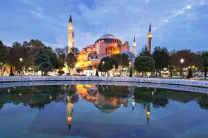 Images Dated 5th September 2014: Morning view of Hagia Sophia with reflection