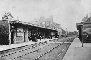 Images Dated 4th January 2011: Mortlake Station