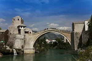 Images Dated 18th April 2010: Mostar Bridge