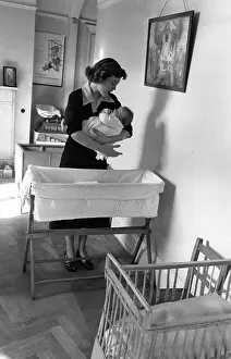 M Juv Adul Women Indoors Baby Prints: Mother And Child
