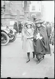 Shepard Prints: Mother and Daughter Strolling Along Fifth Avenue