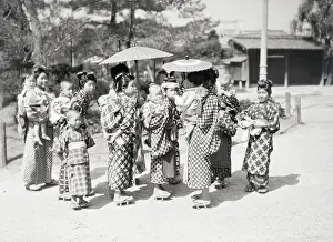 Kyoto Prints: Mothers Carrying Young Children in Kyoto