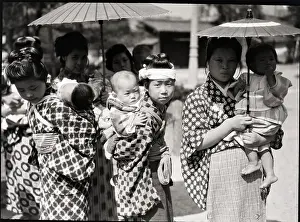 Kyoto Prints: Mothers Holding Parasols, Children