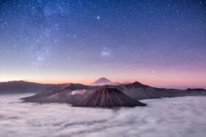 Images Dated 24th October 2015: Mount Bromo Indonesia with star