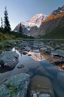 Images Dated 11th April 2016: Mount Edith Cavell, Jasper National Park, Alberta, Canada