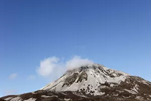 Images Dated 3rd June 2011: Mount Errigal, Glenveagh National Park, County Donegal, Ireland, British Isles, Europe