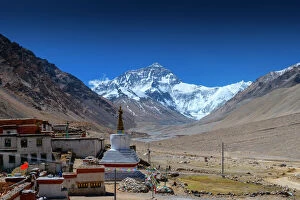 Pinnacle Rock Formation Collection: Mount Everest from Rongbuk Monastery