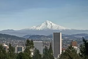 Images Dated 2nd February 2010: Mount Hood View with Portland Downtown Skyline