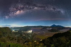 Images Dated 22nd June 2015: Mountain Bromo and the milky way