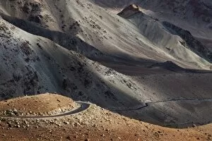 Images Dated 24th August 2014: Mountain pass at Ladakh