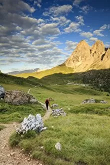 Images Dated 15th August 2016: Mountain trekking, Dolomites