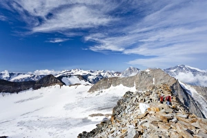 Images Dated 17th July 2010: Mountaineers during the descent from Mt Hoher Angelus, Ortler range, mountains Ortler