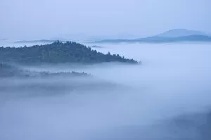 Images Dated 22nd August 2017: Mountains enshrouded in morning fog, Adirondack Mountains, New York State, USA
