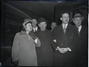 Trial Prints: Mr. And Mrs. Rosenberg With Officials