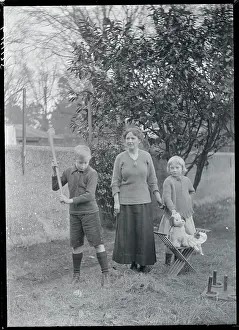 Dublin Prints: Mrs. Arthur Griffith with Children