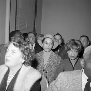 Slain Prints: Mrs. Barbara Cooke Enters Courtroom