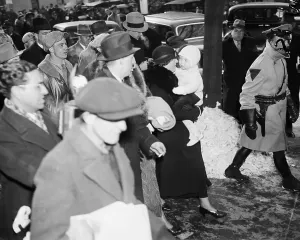 Killer Prints: Mrs. Hauptmann And Baby W/Police Escort